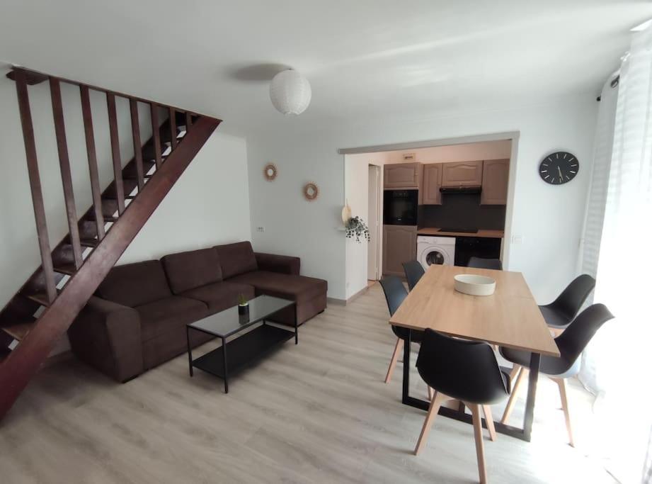 Duplex Cosy Lägenhet Gonesse Exteriör bild